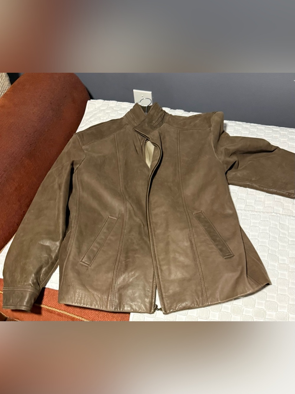Jos A Banks Brown Leather Jacket - Classic Zip Front - L